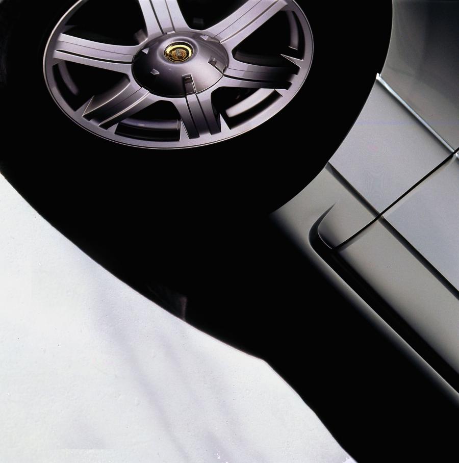 Детали экстерьера Chrysler Pacifica Concept (CS) 2002 года  (фото 6 из 24)
